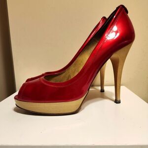 Stuart Weitzman Avignon Red Patent Leather Peep Toe Platform Pumps sz.8 Ret $425